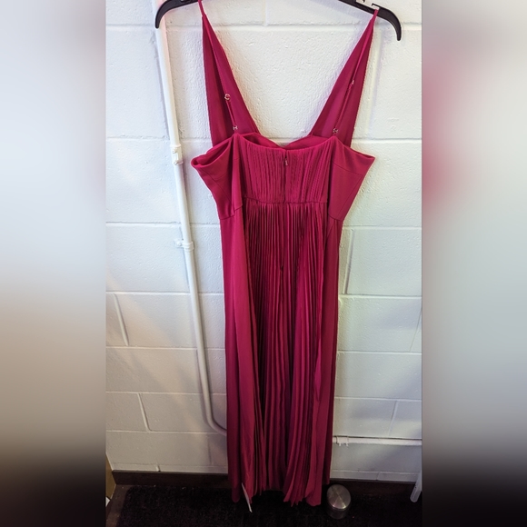 ASOS DESIGN cup detail chiffon overlay pleated maxi dress - Picture 6 of 9